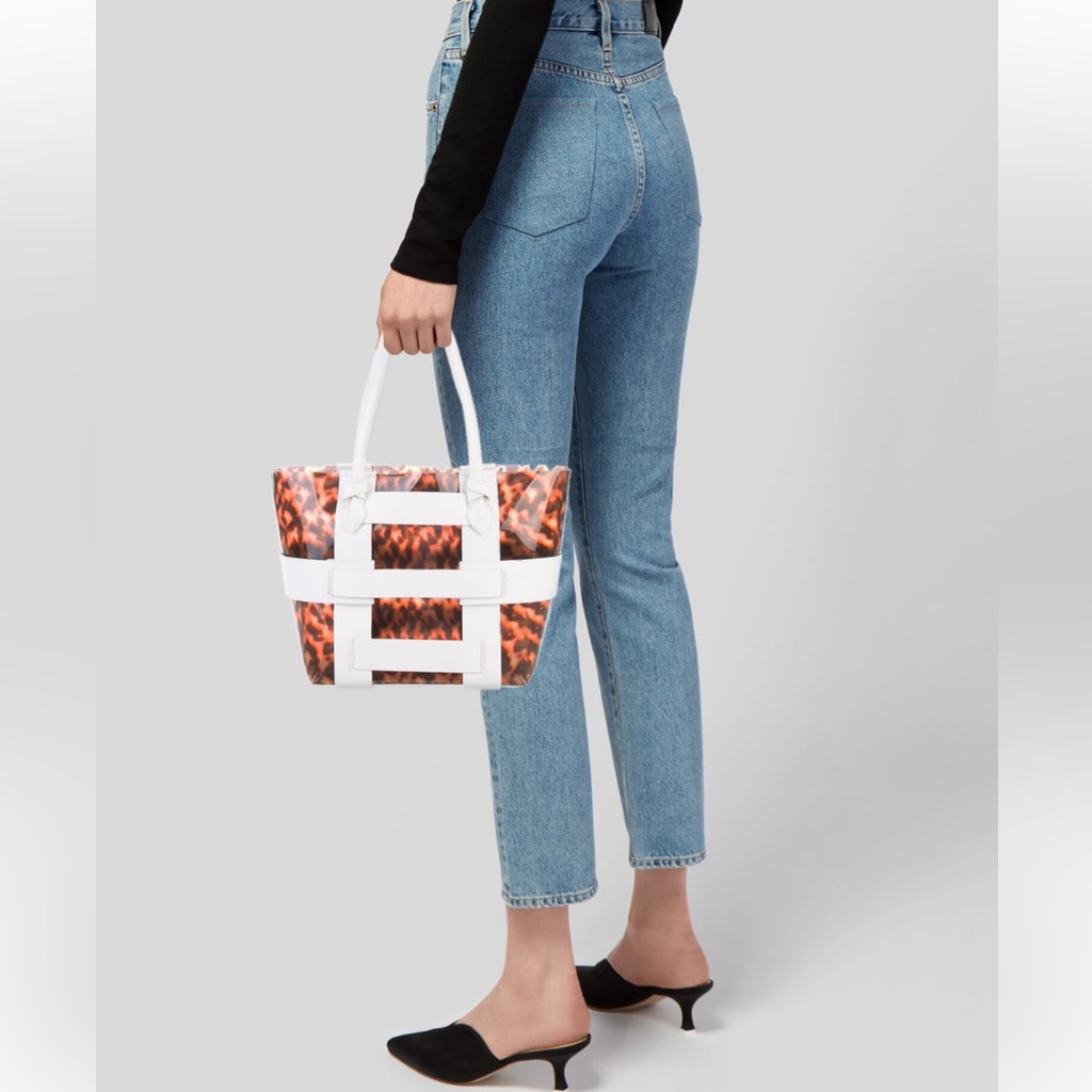 Pamela Munson The Avis Tote In Tortoise